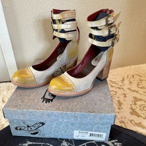 Freebird Bonnie - Women's Pump - Size 10 - Yellow and White Snake